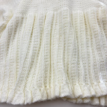 Load image into Gallery viewer, Girls hand made, soft feel knitted cardigan, armpit to armpit: 27cm, shoulder to cuff: 23cm, EUC, size 00,  