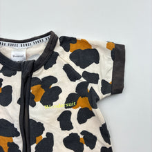 Load image into Gallery viewer, Unisex Bonds, zip wondersuit / zippy / romper, GUC, size 00,  