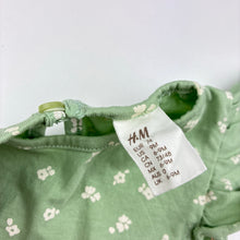 Load image into Gallery viewer, Girls H&amp;M, green floral cotton dress, GUC, size 0, L: 40cm