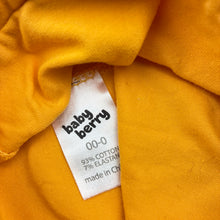 Load image into Gallery viewer, Unisex Baby Berry, yellow hat / beanie, FUC, size 00-0,  
