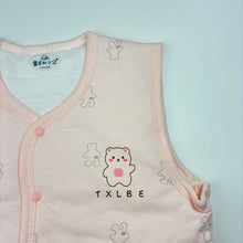 Load image into Gallery viewer, Girls Liang Bei Er, lightly wadded vest, NEW, size 3,  