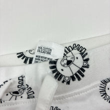 Load image into Gallery viewer, Unisex Anko, stretchy shorts, elasticated, lions, EUC, size 1,  