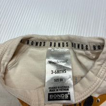 Load image into Gallery viewer, Unisex Bonds, zip wondersuit / zippy / romper, dogs, GUC, size 00,  