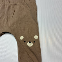 Load image into Gallery viewer, Unisex Baby Berry, stretchy leggings / bottoms, GUC, size 00,  