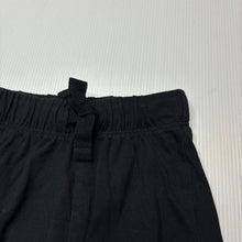 Load image into Gallery viewer, Unisex Baby Berry, black stretchy shorts, elasticated, EUC, size 0000,  