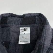 Load image into Gallery viewer, Boys H&amp;T, checked flannel cotton long sleeve shirt, EUC, size 5,  
