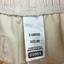 Load image into Gallery viewer, Unisex Bonds, stretchy pants / bottoms, elasticated, red marks on front, FUC, size 00,  