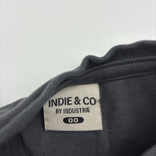 Load image into Gallery viewer, Boys Indie, grey stretchy tee / top, EUC, size 00,  