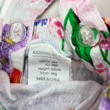 Load image into Gallery viewer, Girls KIDDING AROUND, floral suspender shorts, elasticated, GUC, size 000,  