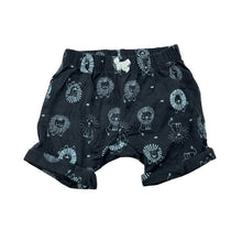 Load image into Gallery viewer, Unisex Target, stretchy shorts, elasticated, lions, EUC, size 000,  