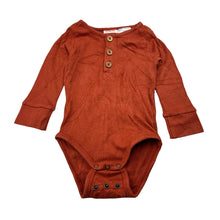 Load image into Gallery viewer, Unisex Jack &amp; Milly, soft feel stretchy ribbed henley romper, EUC, size 000,  