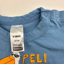Load image into Gallery viewer, Unisex Bonds, stretchy tee / top, pelican, EUC, size 000,  