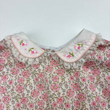 Load image into Gallery viewer, Girls vintage, lightweight floral cotton handmade dress, no size, armpit to armpit: 33cm, FUC, size 6-7, L: 65cm