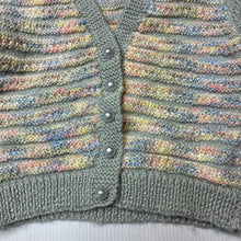 Load image into Gallery viewer, Girls handmade, knitted cardigan, armpit to armpit: 23cm, shoulder to cuff: 21cm, EUC, size 000-00,  