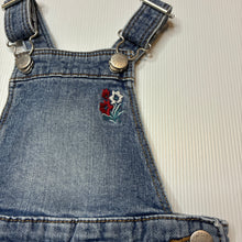 Load image into Gallery viewer, Girls 1964 Denim Co, embroidered stretch denim overalls dress / pinafore, GUC, size 1, L: 44cm