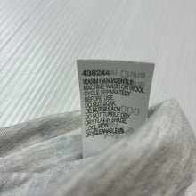 Load image into Gallery viewer, Unisex Baby Berry, grey marle lightweight hat / beanie, EUC, size 0000-000,  