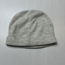 Load image into Gallery viewer, Unisex Baby Berry, grey marle lightweight hat / beanie, EUC, size 0000-000,  