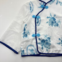 Load image into Gallery viewer, Girls lightweight, white &amp; blue floral top, no labels, armpit to armpit: 34.5cm, shoulder to cuff: 35cm, EUC, size 5-6,  