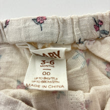 Load image into Gallery viewer, Girls Cotton On, floral viscose / linen shorts, elasticated, EUC, size 00,  