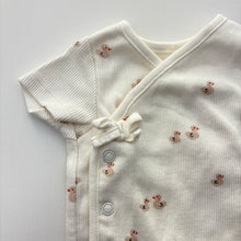 Load image into Gallery viewer, Unisex M&amp;S, white ribbed cotton bodysuit / romper, ducks, EUC, size 0000,  