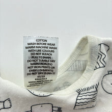 Load image into Gallery viewer, Unisex Target, soft cotton singlet top, fish, EUC, size 0000,  