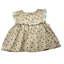 Load image into Gallery viewer, Girls JUYE, floral lace trim top, GUC, size 0-1,  