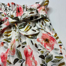 Load image into Gallery viewer, Girls lightweight, floral shorts, elasticated, EUC, size 2-3,  