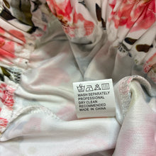 Load image into Gallery viewer, Girls lightweight, floral shorts, elasticated, EUC, size 2-3,  