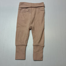 Load image into Gallery viewer, Girls H&amp;M, ribbed organic cotton leggings / bottoms, EUC, size 0000,  