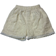 Load image into Gallery viewer, Girls FHW, lined floral lace shorts, elasticated, EUC, size 6,  