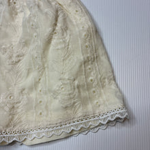 Load image into Gallery viewer, Girls FHW, lined floral lace shorts, elasticated, EUC, size 6,  