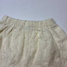 Load image into Gallery viewer, Girls FHW, lined floral lace shorts, elasticated, EUC, size 6,  