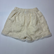 Load image into Gallery viewer, Girls FHW, lined floral lace shorts, elasticated, EUC, size 6,  
