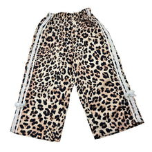 Load image into Gallery viewer, Girls lightweight, leopard print pants, elasticated, Inside leg: 27.5cm, EUC, size 2,  