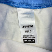 Load image into Gallery viewer, Unisex Bonds, cotton long sleeve tee / top, discolouration left sleeve/shoulder, FUC, size 2,  