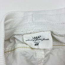 Load image into Gallery viewer, Girls H&amp;M, lightweight cotton cropped pants, W: 28.5cm across, Inside leg: 25.5cm, FUC, size 6,  