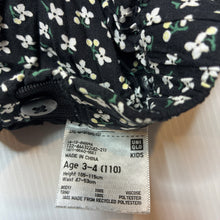 Load image into Gallery viewer, Girls Uniqlo, tiered floral shorts / skort, adjustable, EUC, size 3-4,  