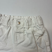 Load image into Gallery viewer, Girls Anko, white stretch denim shorts, elasticated, EUC, size 5,  