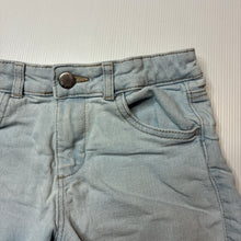 Load image into Gallery viewer, Girls 1964 Denim Co, blue stretch denim shorts, adjustable, FUC, size 6,  