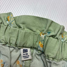 Load image into Gallery viewer, Girls Uniqlo, lightweight cotton shorts, elasticated, EUC, size 9-10,  