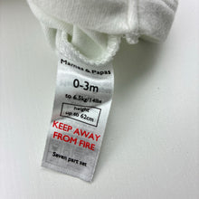 Load image into Gallery viewer, Unisex Mamas &amp; Papas, soft cotton bodysuit / romper, EUC, size 000,  