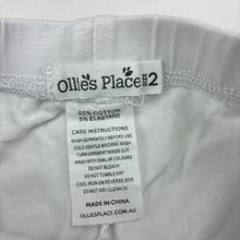 Load image into Gallery viewer, Girls Ollie's Place, stretchy cropped leggings, Inside leg: 18.5cm, GUC, size 2,  
