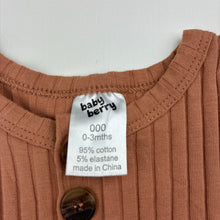 Load image into Gallery viewer, Unisex Baby Berry, ribbed romper, EUC, size 000,  