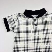 Load image into Gallery viewer, Boys lightweight, stretchy bodysuit / romper, EUC, size 00,  
