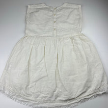 Load image into Gallery viewer, Girls Feather Drum, linen / organic cotton dress, small mark on chest, FUC, size 6, L: 60cm