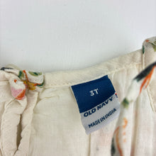 Load image into Gallery viewer, Girls Old Navy, cotton lined floral summer dress, EUC, size 3, L: 51cm
