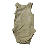 Load image into Gallery viewer, Unisex Dymples, organic cotton singletsuit romper, EUC, size 00000,  