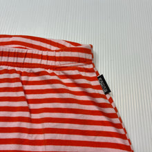 Load image into Gallery viewer, Unisex Bonds, soft feel stretchy shorts, EUC, size 00,  