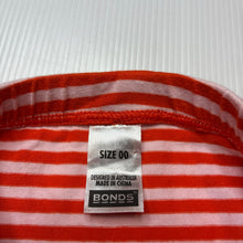 Load image into Gallery viewer, Unisex Bonds, soft feel stretchy shorts, EUC, size 00,  