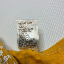 Load image into Gallery viewer, Girls Baby Berry, floral cotton bodysuit / romper, EUC, size 00,  